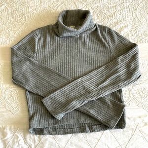 Grey crop top turtleneck.